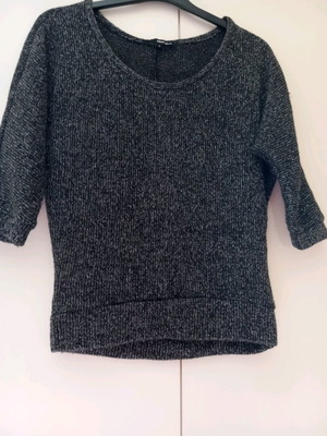 Μπλούζα μαύρη με ασημένια κλωστή μεταχειρισμένη, χειμωνιάτικη, μέγεθος S