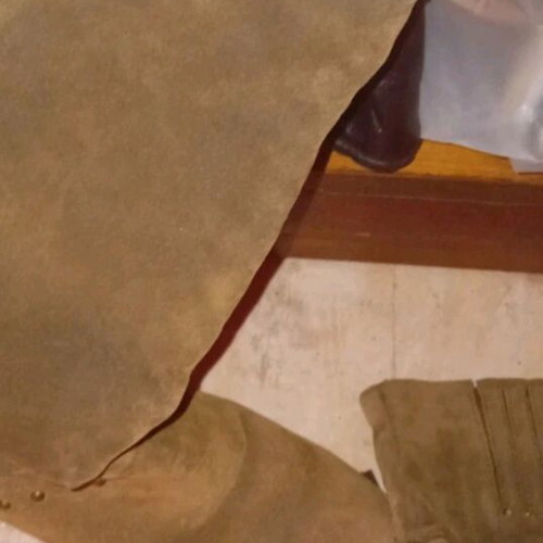 Khaki suede leather boots like new with rubber sole