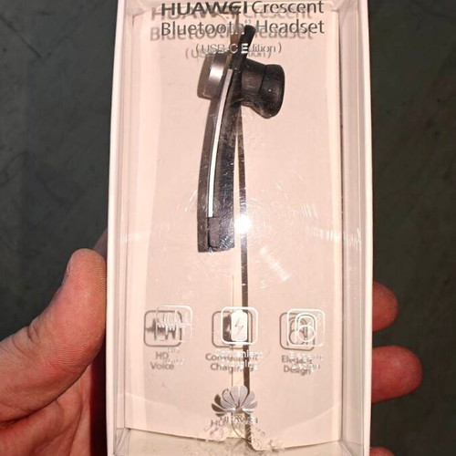 Huawei Crescent Bluetooth Headset like new