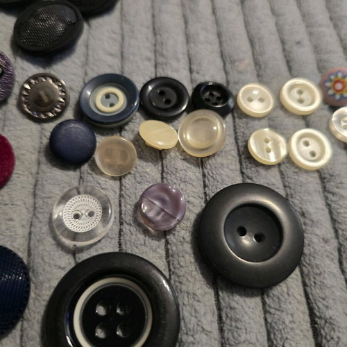 Buttons set like new, individual and in various colors