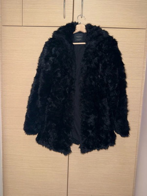 Zara fur coat like new, size XS-S, black with hood