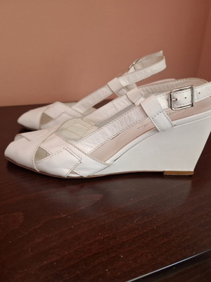 Summer women's leather wedge sandals like new, size 37, white