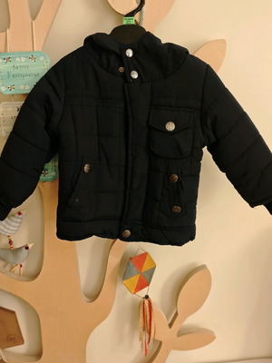 Baby waterproof jacket with hood and fur like new, for 1 year old