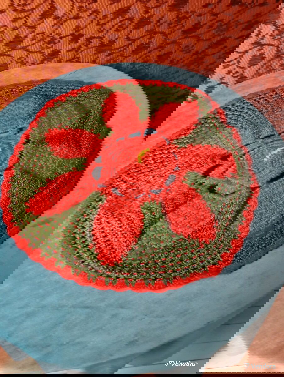 Μεγάλο vintage κάλυμμα καρέκλας σαν καινούργιο με πλεκτό σχέδιο φράουλες