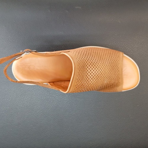 Leather platform sandals, new, size 37, brown