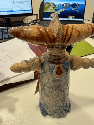 Ceramic figurine like new, foreign origin