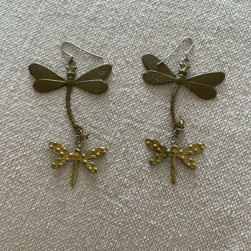 Dragonfly gold dangling earrings like new