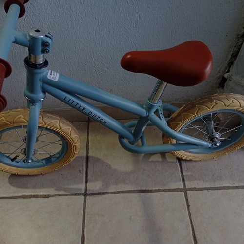Balance bike slightly used, excellent condition