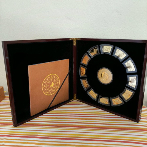 Chinese zodiac Lunar edition like new, collectible set