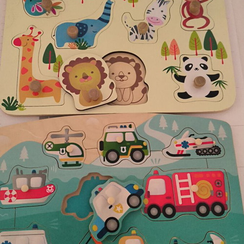 Wooden puzzles Hape and Classic World like new, with handles for small hands
