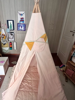 Little Dutch children's teepee play tent like new, pink with mattress