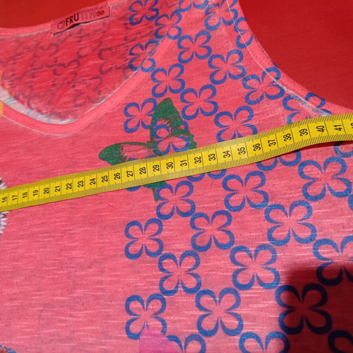One Green Elephant set size M white jeans and Frutta asymmetric top size M like new