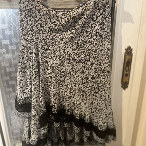 Gianni Rodini skirt like new, black and white, lined, below knee
