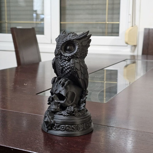 Figure 20 cm black matte like new