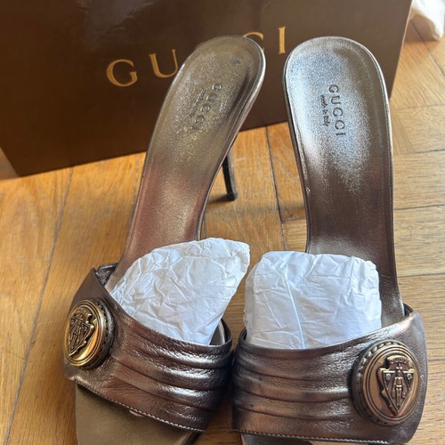 Gucci leather sandals like new, size 37, bronze with gold detail