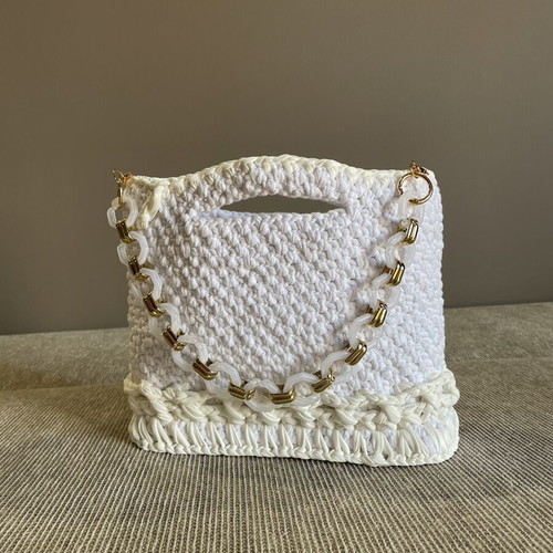 Handmade knitted bag white with gold chain