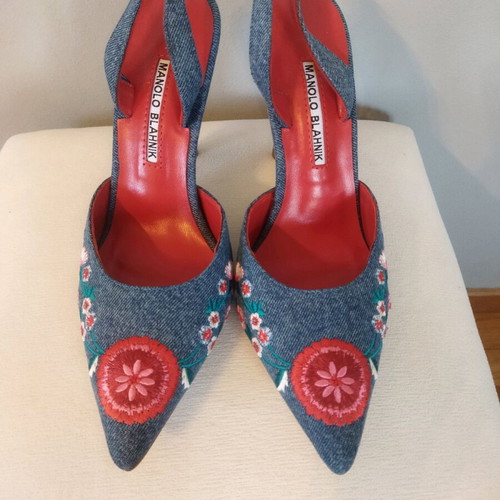 Jean pumps new with floral embroidery, size 39