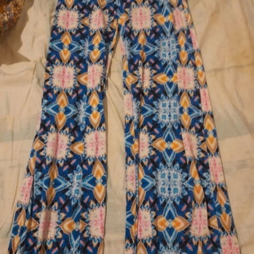 Pantelona pants with elastic waist, slim fit, flared