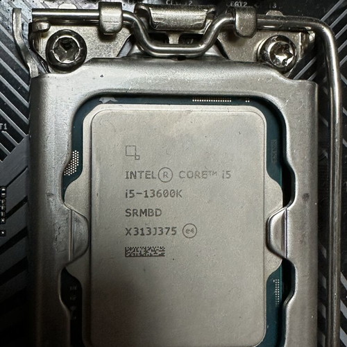 Intel i5-13600K processor, ASRock Z790 P Lightning DDR5 motherboard, Deepcool LS720 SE water cooling
