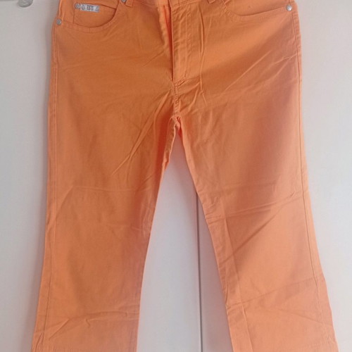 ESTI women's capri used, slim denim