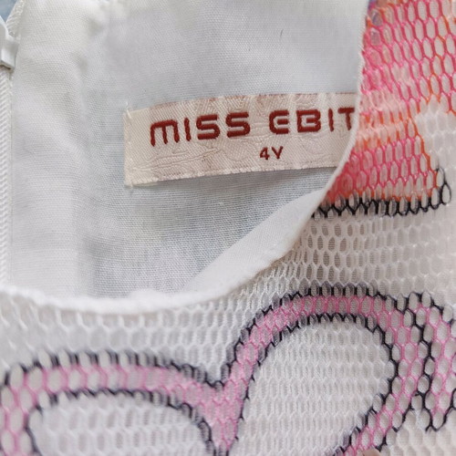 Girl's dress for 4 years with fur like new, white