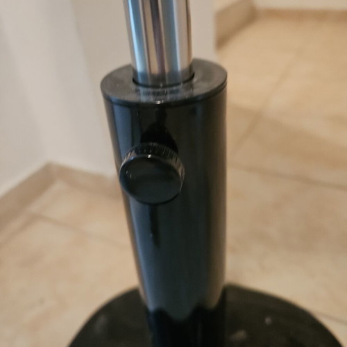 Morris extendable floor fan like new with remote control