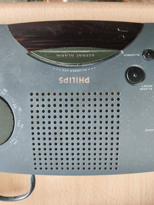 Philips radio alarm clock like new
