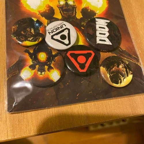 Doom pin set of 6, new