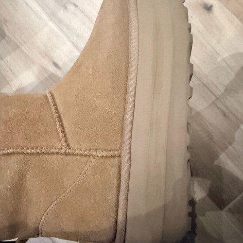 Ugg boots new, size 38, beige