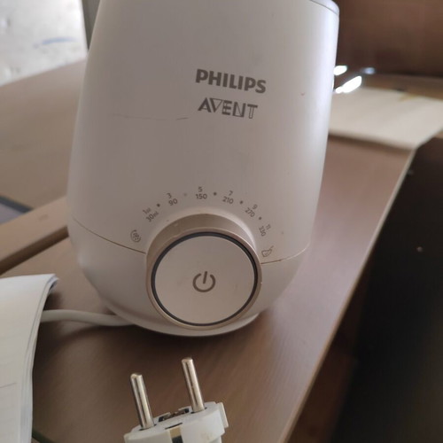 Philips Avent Premium bottle warmer with 2 new Dr. Brown's glass bottles used