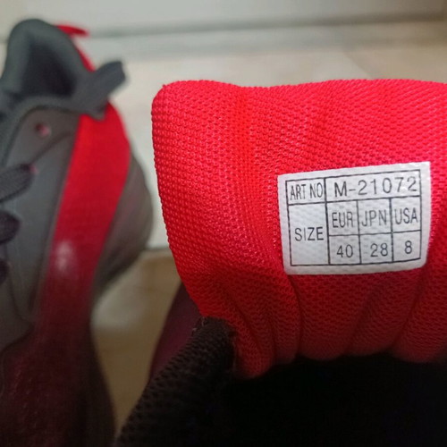 Athletic shoes like new, size 40, red