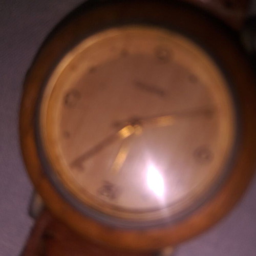 Unisex vintage wristwatch with wooden case like new