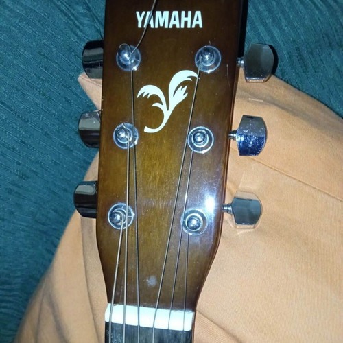 Yamaha FX310 electro-acoustic guitar like new