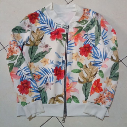 Cardigan with floral pattern used, size M