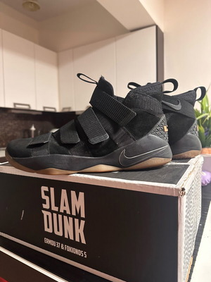Nike LeBron Zoom 11 Soldier sneakers size 45.5 used black gum