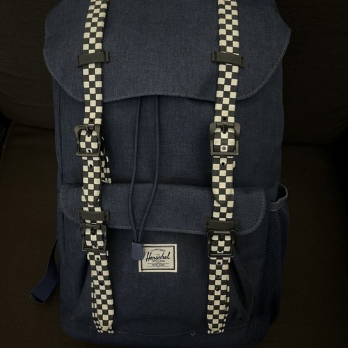 Herschel Supply Co. Little America backpack 21L, dark blue with checkered straps