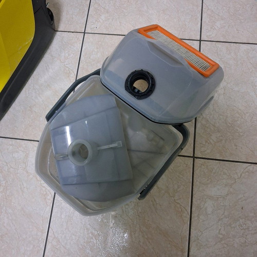 Karcher DS5,800 electric vacuum cleaner used in very good condition
