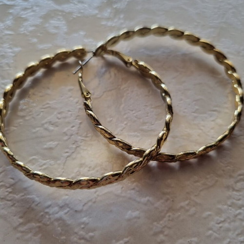 Earrings large hoop used like new, gold-colored