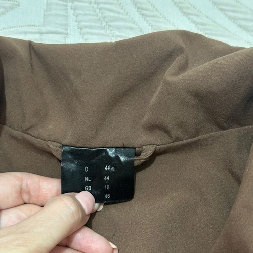 Brown Sleeveless Vest like new, practical with pockets
