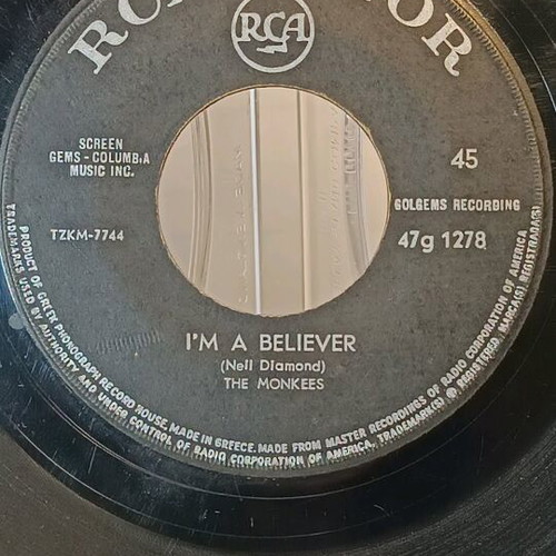 The Monkees I'm a Believer 45 RPM record used with RCA Victor sleeve