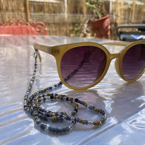 H&M sunglasses like new, cat-eye style with gradient purple lenses