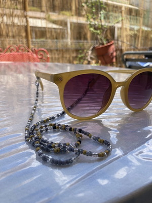 H&M sunglasses like new, cat-eye style with gradient purple lenses