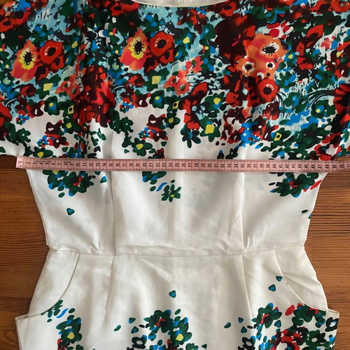 Floral dress small used with pockets, mini, white multicolor