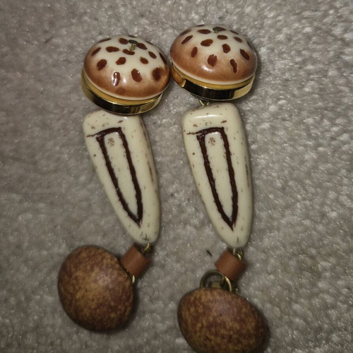 Clip-on earrings used, pack with leather pair