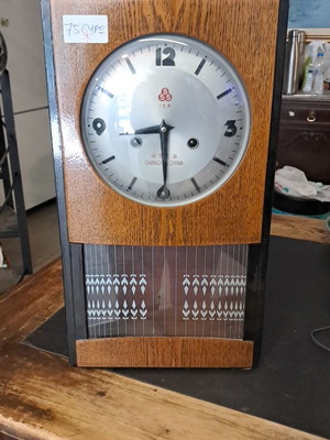 Hanging clock used in excellent condition