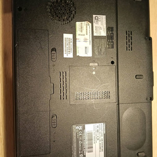 Toshiba Satellite L300D laptop used for parts