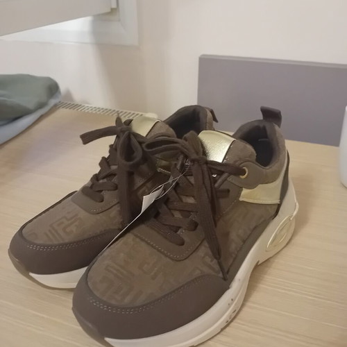 Women's athletic shoes, beige and brown, size 39