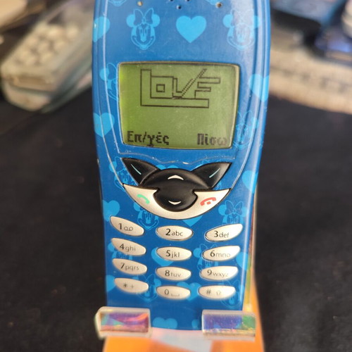 Nokia 8210 vintage mobile phone used, new battery