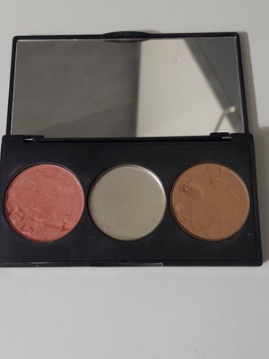 Dust and Cream blush and bronzing palette with mirror