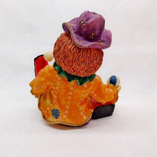 Clown figure made of hand-painted poliresin like new
